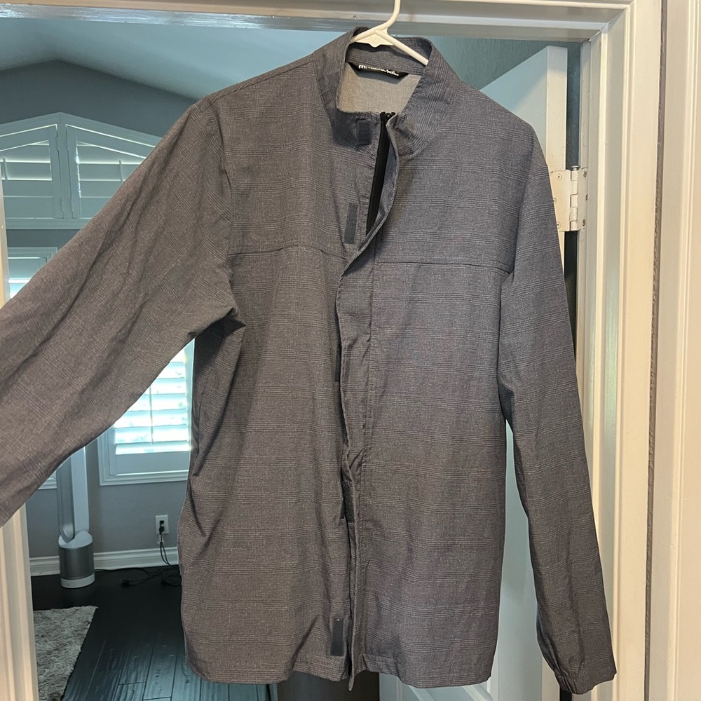 Men’s Travis Mathew light jacket. No stains, no rips, no blemish’s